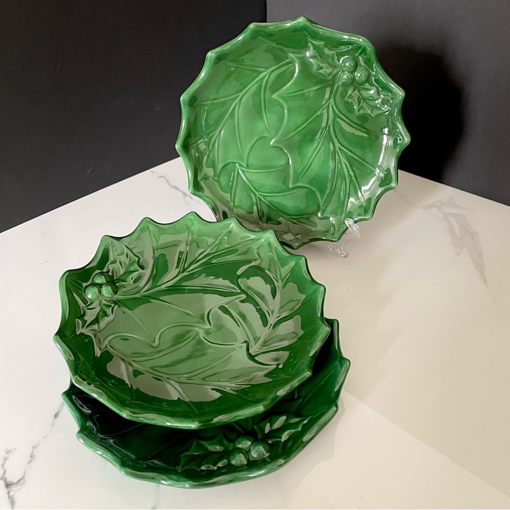 SET of 3 Vintage Holly Plates - Holland Mold